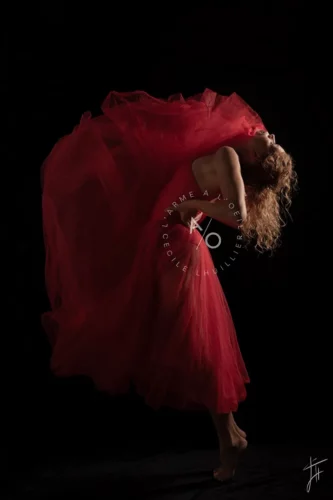 photo studio danseuse en tut rouge