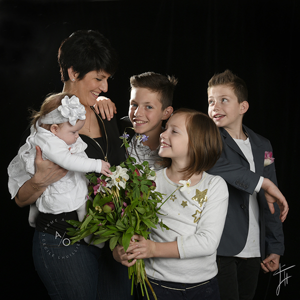 photo de famille faite à Dijon en studio pour la fete des meres