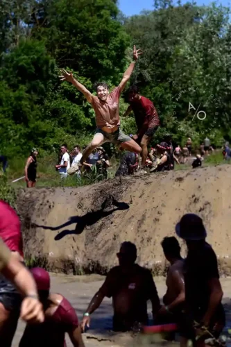 saut d'un homme ruee des fadas Dijon 2025