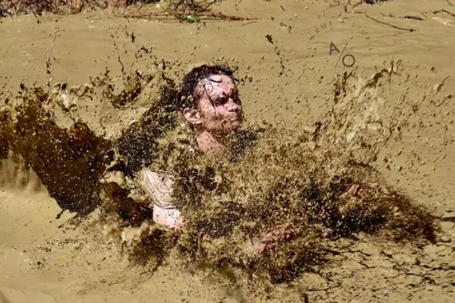 homme arrivant dans mare de boue Côte d'Or 21000